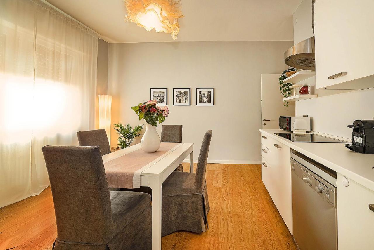 A Casa Di Adele Apartment เวโรนา ภายนอก รูปภาพ