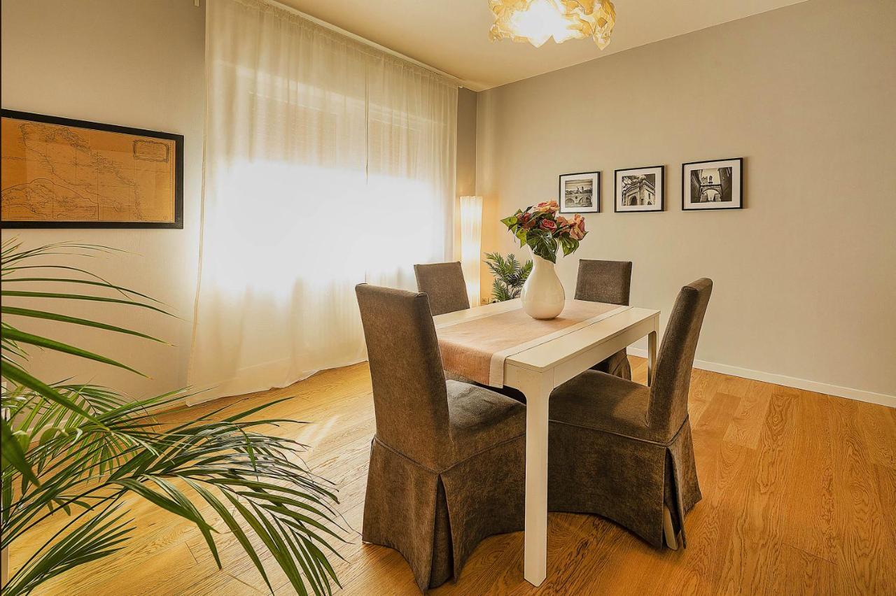 A Casa Di Adele Apartment เวโรนา ภายนอก รูปภาพ