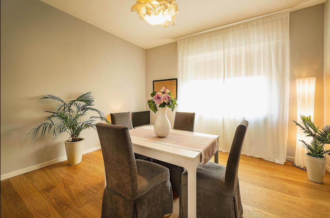 A Casa Di Adele Apartment เวโรนา ภายนอก รูปภาพ