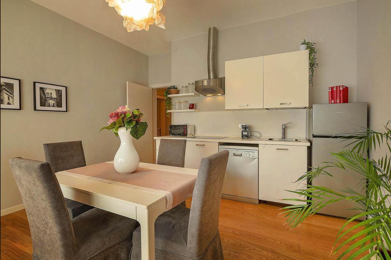 A Casa Di Adele Apartment เวโรนา ภายนอก รูปภาพ
