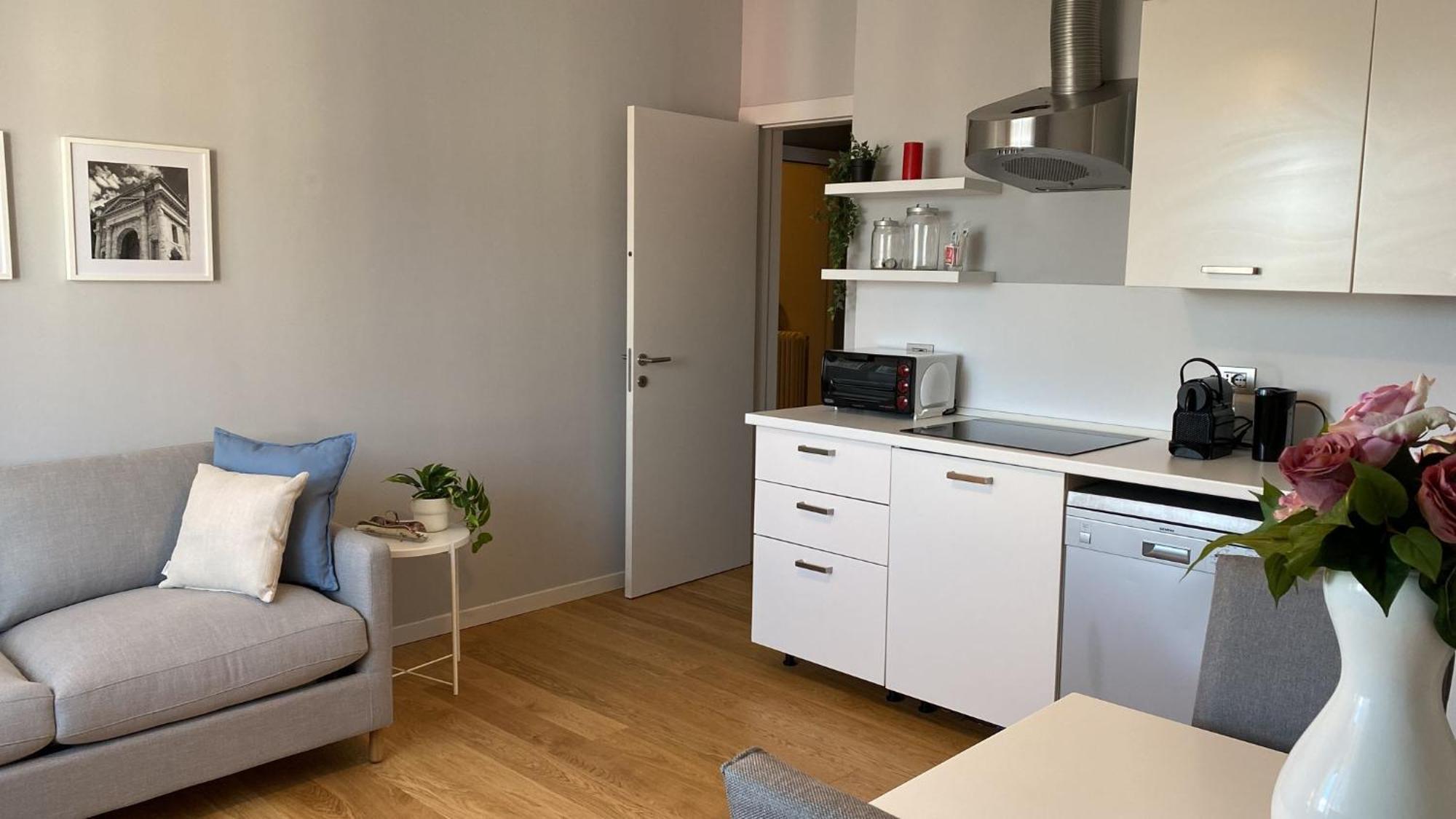 A Casa Di Adele Apartment เวโรนา ภายนอก รูปภาพ